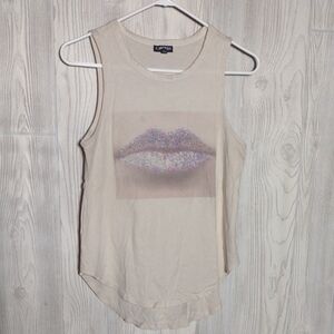 ✴️3 for $15: Express Glitter Lips Graphic Tank